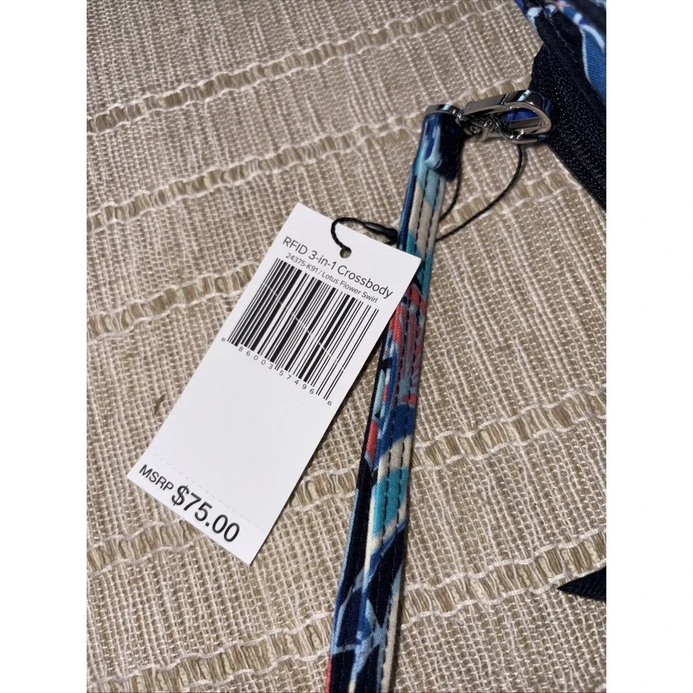 NEW WITH TAGS‎ Vera Bradley Crossbody and wristlet 3-in-1 In LOTUS FLOWER SWIRL